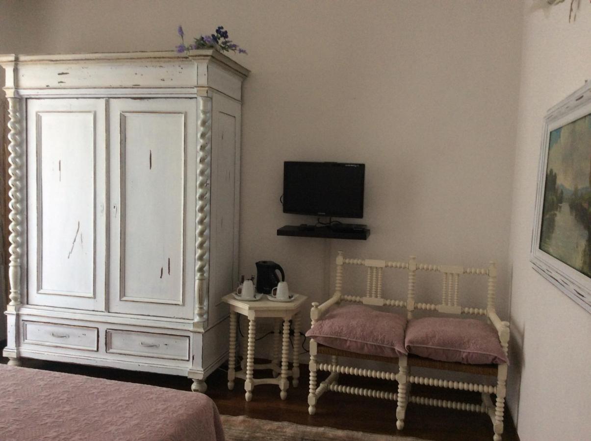 L'Acacia B&B П'єтра-Лігуре Екстер'єр фото